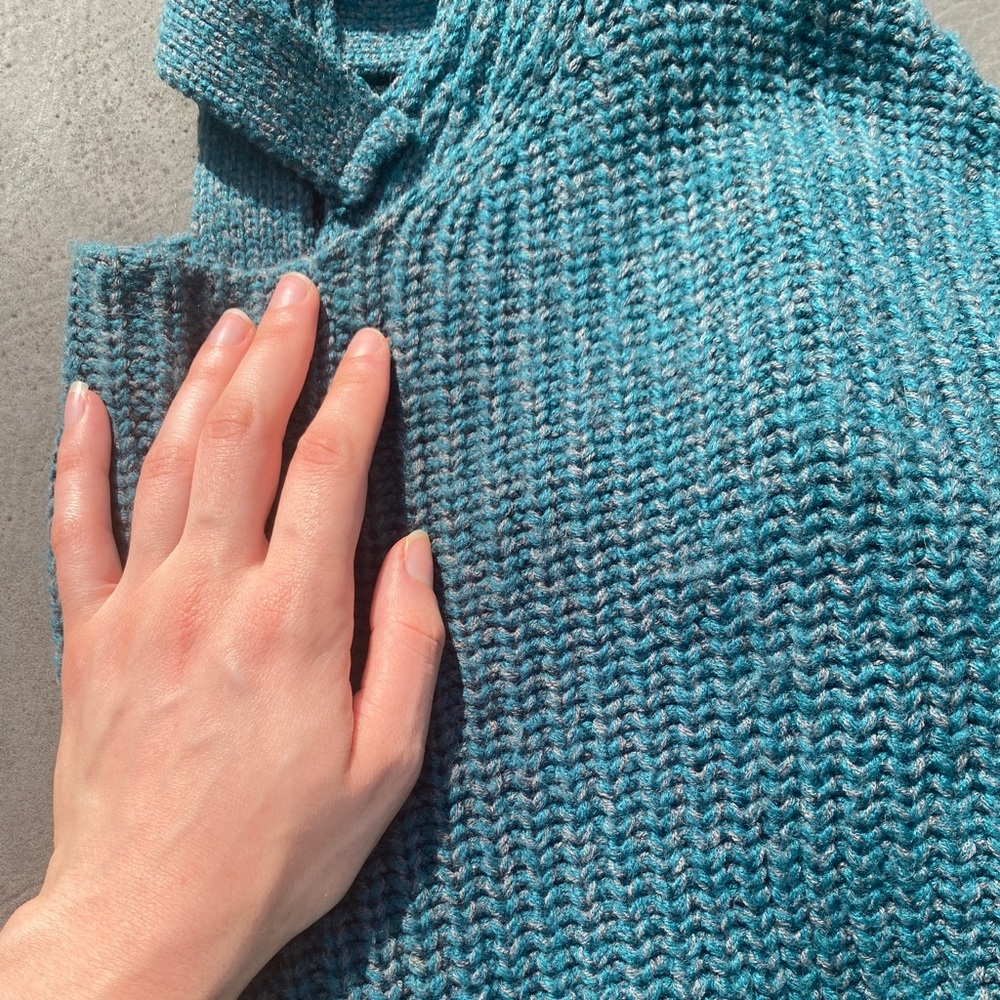 Urban Outfitters Chunky Knit Open-Back Sweater - Picture 7 of 7